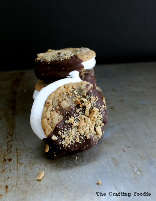 S'more Sandwich Cookies|The Crafting Foodie