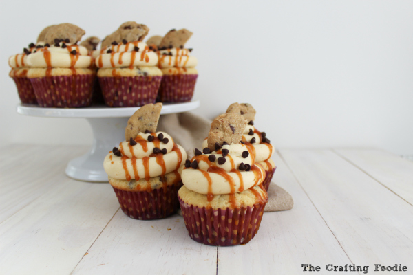 Brown Butter Chocolate Chip Cupcakes with Caramel|The Crafting Foodie