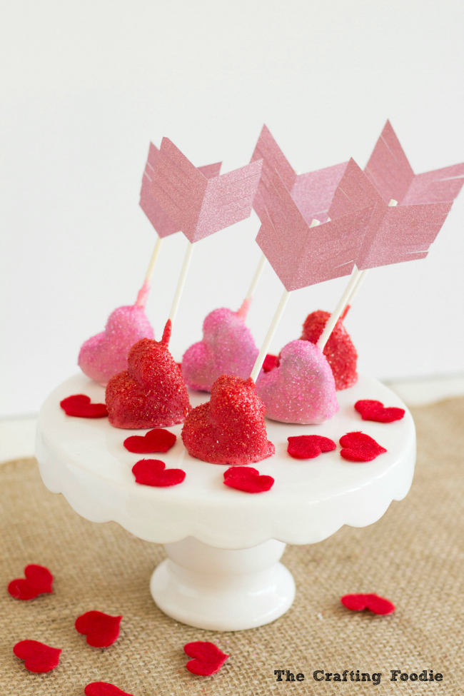 Sparkly Cupid's Arrow Cake Pops_The Crafting Foodie