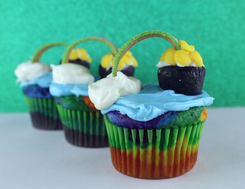 Rainbow Pot of Gold Cupcakes | The Crafting Foodie