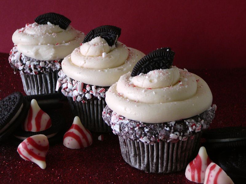 Chocolate Peppermint Cupcakes with Candy Cane Joe-Joe's - The Crafting Foodie