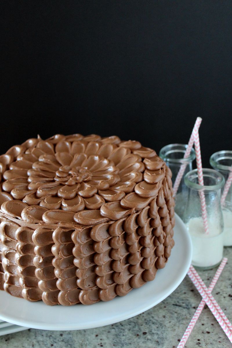 Chocolate Pinata Cake | The Crafting Foodie
